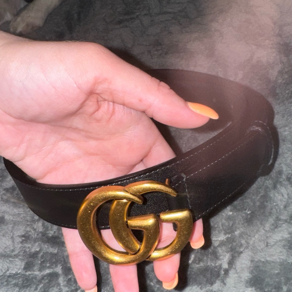 Thin black Gucci Belt size 80